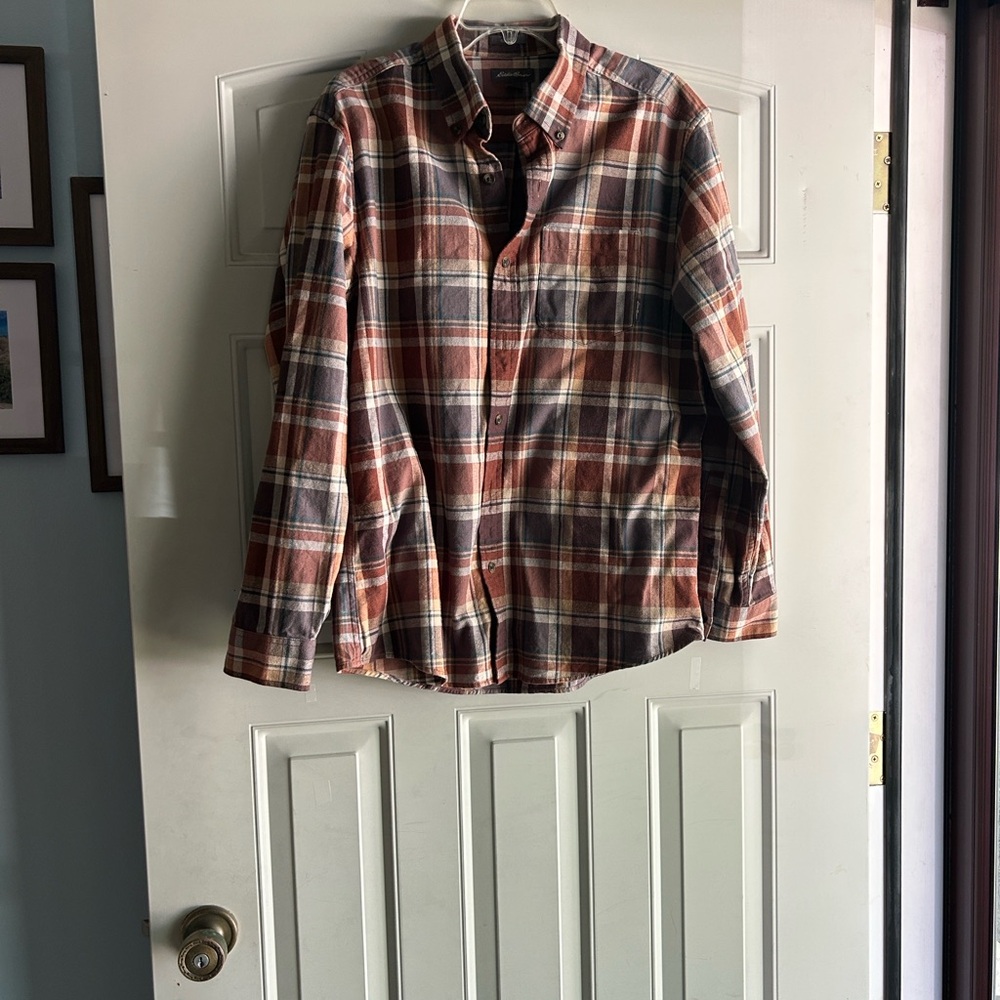 Eddie Bauer’s Men's Plaid Flannel Shirt Classic Fit - Size Large-